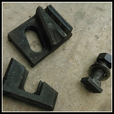 CGTK可調式焊接壓板 船舶港口碼頭船塢行吊軌道固定壓軌器——永年縣北界河店的專業(yè)制造